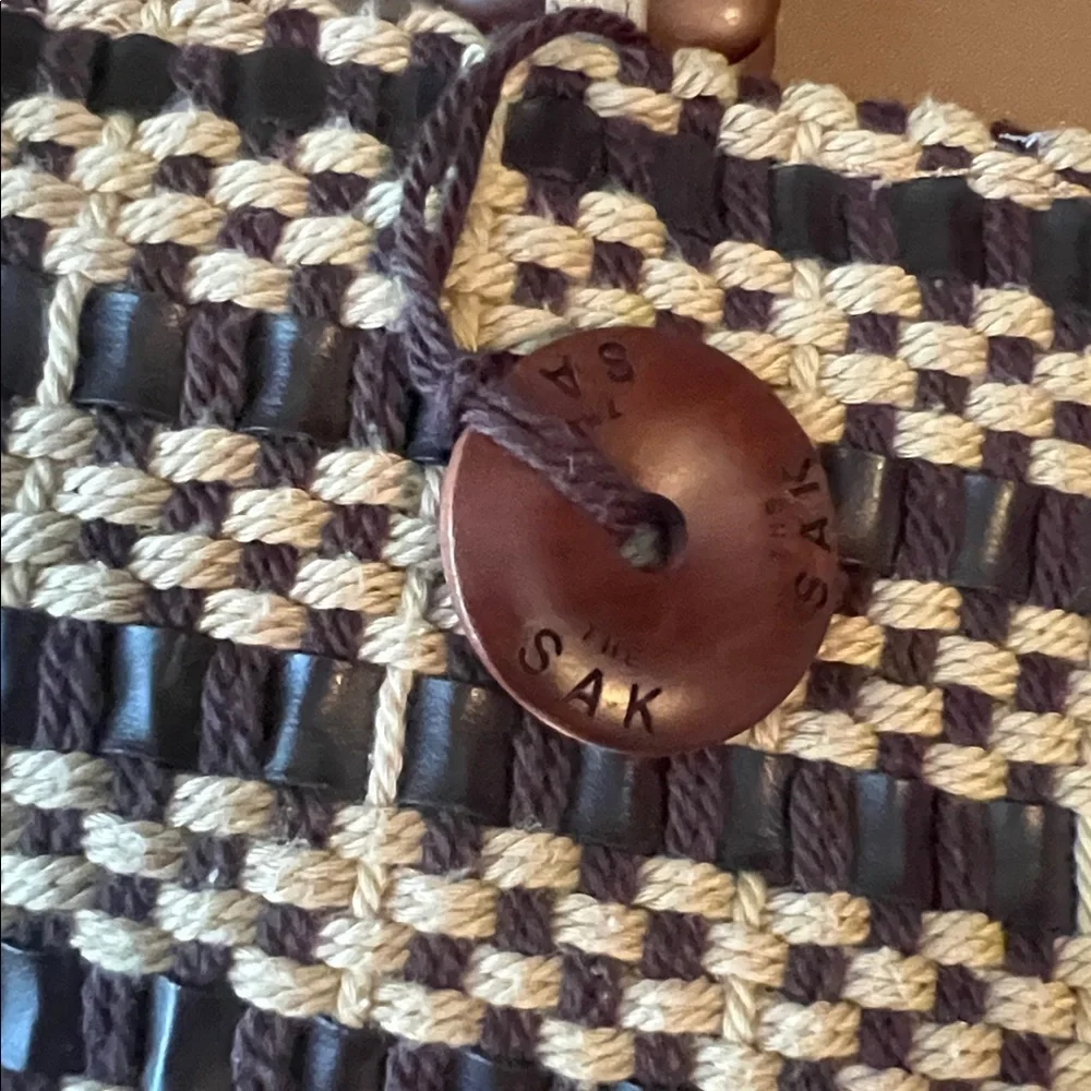 Vintage ‘The Sak’ Woven Handbag in Dark Brown and Tan with Wooden Handles